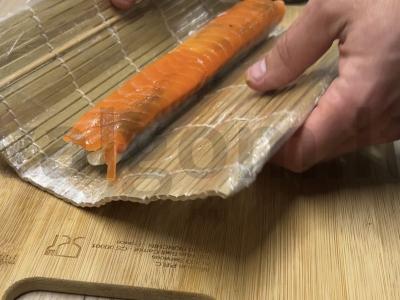 Namų ritinėliai su avokadu ir upėtakiu Žingsnis 4