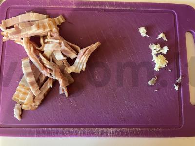 Sultingi makaronai su šonine sūrio padaže Žingsnis 2