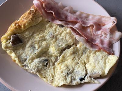 Omletas su bekonu pagrindine nuotrauka