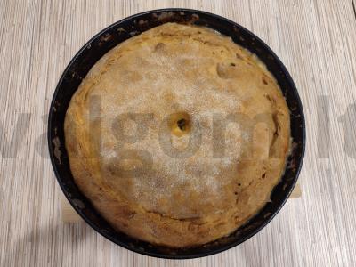 Mėsos ir bulvių pyragas pagrindine nuotrauka