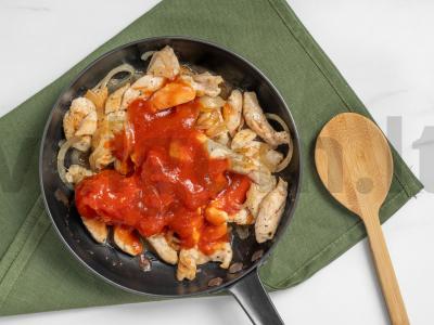 Kalakutienos guliašas su pomidorais savo sultyse Žingsnis 2