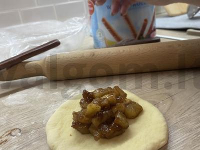 Kibinai su obuoliais ir cinamonu Žingsnis 3