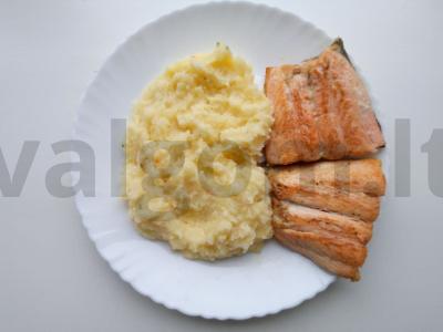 Skani lašiša su bulvių koše pagrindine nuotrauka