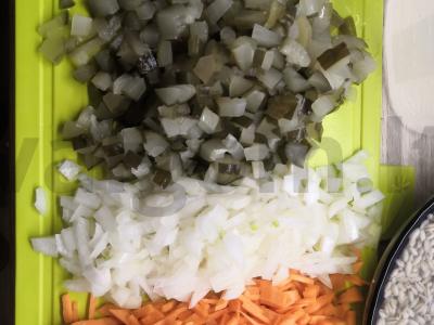 Tradicinė raugintų agurkų sriuba Žingsnis 3