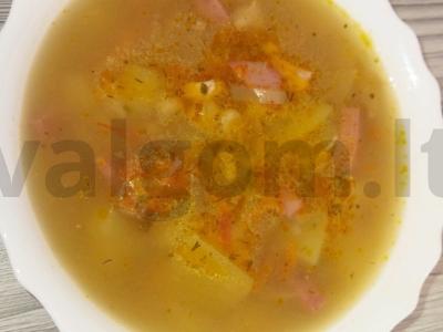 Tirštas žirnių sriuba su rūkytomis dešromis pagrindine nuotrauka