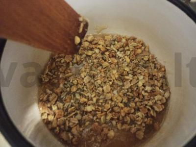 Müsli medaus sirupe Žingsnis 2