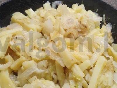 Troškinti daržovės su garstyčiomis ir prieskoniais pagrindine nuotrauka