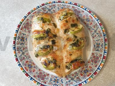 Kepta vištienos krūtinėlė su cukinija ir sūriu pagrindine nuotrauka