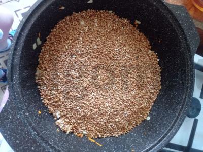 Grikių košė su mėsa pietums Žingsnis 2