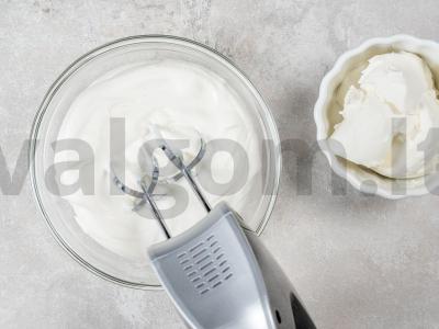 Kremas-sūris tortui su grietinėlėmis ir varškės sūriu Žingsnis 1