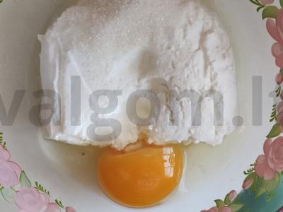 Varškės blynai su avietėmis kukurūzų miltuose Žingsnis 1