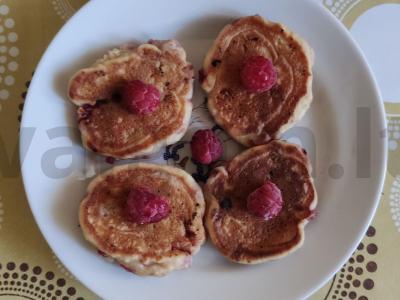 Varškės blynai su avietėmis kukurūzų miltuose pagrindine nuotrauka