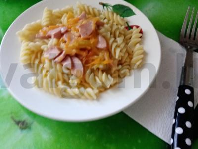 Mokyklinė padažas pagrindine nuotrauka