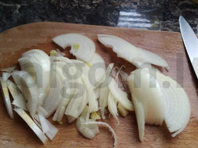 Troškintas hekas su morkomis ir svogūnais Žingsnis 2