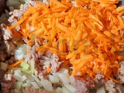 Troškinta grikių košė su švelniu faršu Žingsnis 1