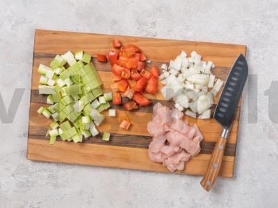 Cukinijos su vištienos krūtinėle orkaitėje Žingsnis 1