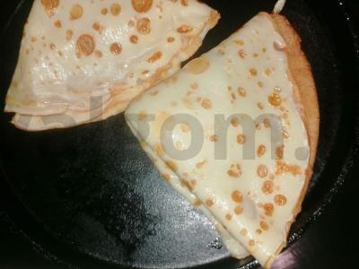 Namų blynai su kiaušiniu ir kepenų dešra pagrindine nuotrauka