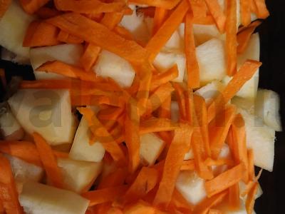 Vištienos širdelės su daržovėmis Žingsnis 3