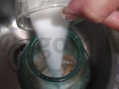 Namų kvasas iš dviejų rūšių duonos Žingsnis 4