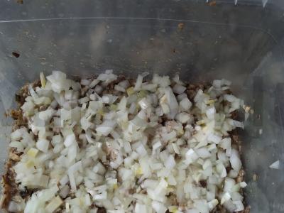 Salotas „Mimoza“ su rūkytomis silkėmis Žingsnis 1