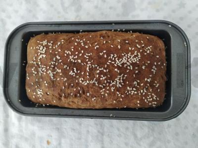 Tikras duona, pagaminta ant apynio rauginto pagrindine nuotrauka