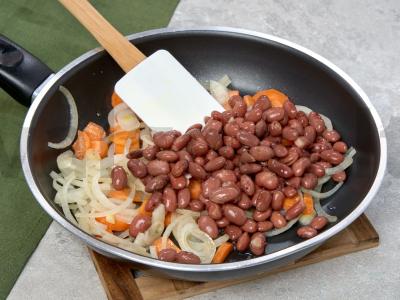 Daržovių troškinys su saulėgrąžų sėklomis Žingsnis 1