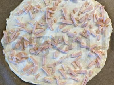 Pica „Žiuljen“ su pievagrybiais, vištiena ir dešra Žingsnis 4