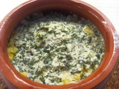 Kukurūzų košės apkepas su svogūnais ir krapais pagrindine nuotrauka