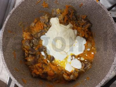 Vištienos skrandžiai grietinėje su šviežiais žalumynais Žingsnis 2