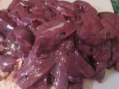 Kepta kiaulienos kepenėlė su svogūnais Žingsnis 2