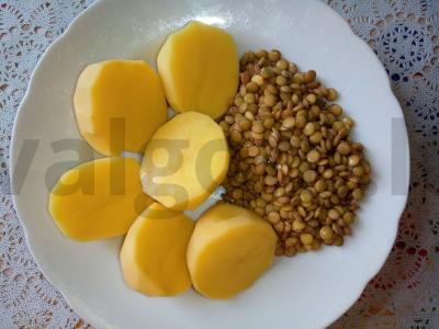 Vegetariški lęšių ir bulvių blynai Žingsnis 1