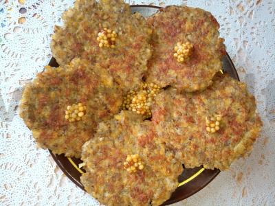 Vegetariški lęšių ir bulvių blynai pagrindine nuotrauka