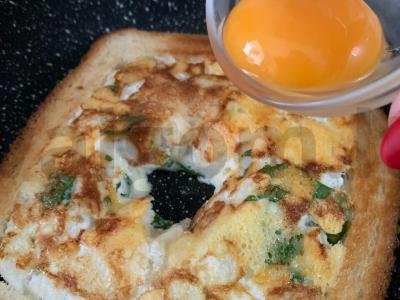 Prancūziška kiaušinienė ant tostų Žingsnis 4