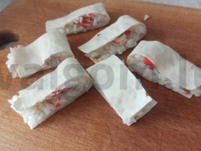 Rulėliai su krabų lazdelėmis ir sūriu pagrindine nuotrauka