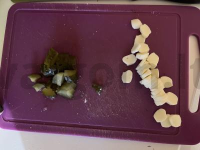 Krustyta mėsos pica su mocarelos plutele ir marinuotais agurkais Žingsnis 5