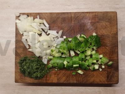 Išskirtinė salotos su marinuotais grybais Žingsnis 2