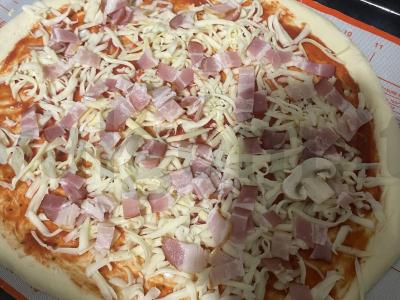 Namų pica su slapta sudedamąja dalimi Žingsnis 2