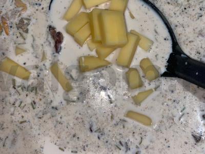 Jūros gėrybės grietinėlės padaže Žingsnis 3