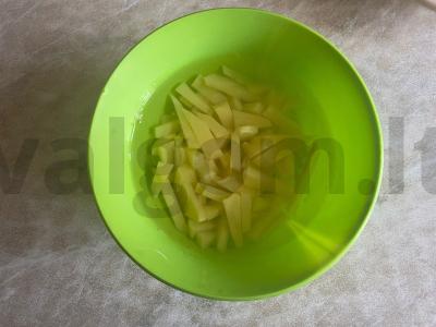 Vištienos ir daržovių kopūstų sriuba Žingsnis 2