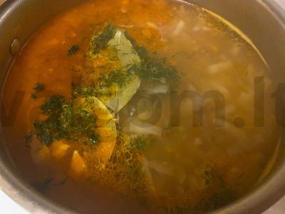 Vištienos ir daržovių kopūstų sriuba Žingsnis 10