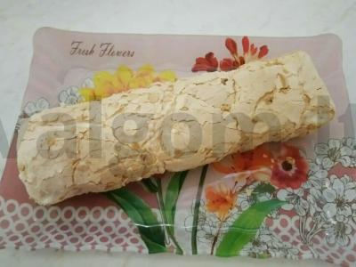 Meringos ritinys su uogomis ir grietinėlės kremu Žingsnis 6