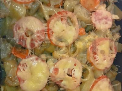 Vištienos filė su daržovėmis orkaitėje pagrindine nuotrauka