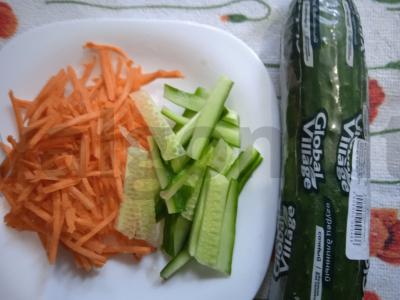 Vietnamiški suktinukai su krevetėmis ir daržovėmis Žingsnis 1