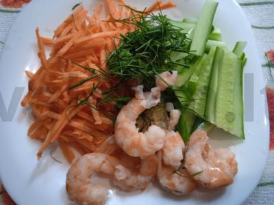 Vietnamiški suktinukai su krevetėmis ir daržovėmis Žingsnis 2