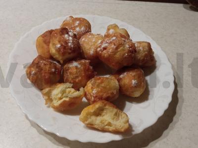 Koldūnai iš kvietinių miltų, pieno ir mielių pagrindine nuotrauka