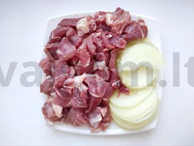 Mėsa prancūziškai su grietinėlėmis ir čederio sūriu Žingsnis 1