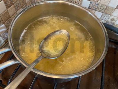 Pieninė makaronai su dešra Žingsnis 1