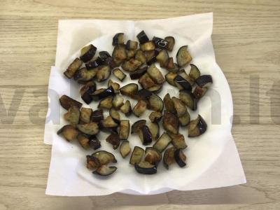 Salotas su baklažanais ir adygei sūriu Žingsnis 2