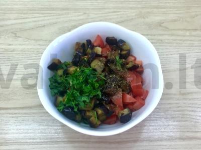 Salotas su baklažanais ir adygei sūriu Žingsnis 4