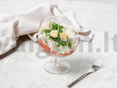 Salotas stiklinėje pagrindine nuotrauka